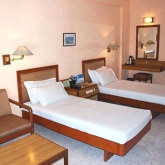 Oyo 14925 Harsha Residency Hyderabad Exterior photo